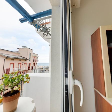 Residence Mediterraneo Rimini Eksteriør billede