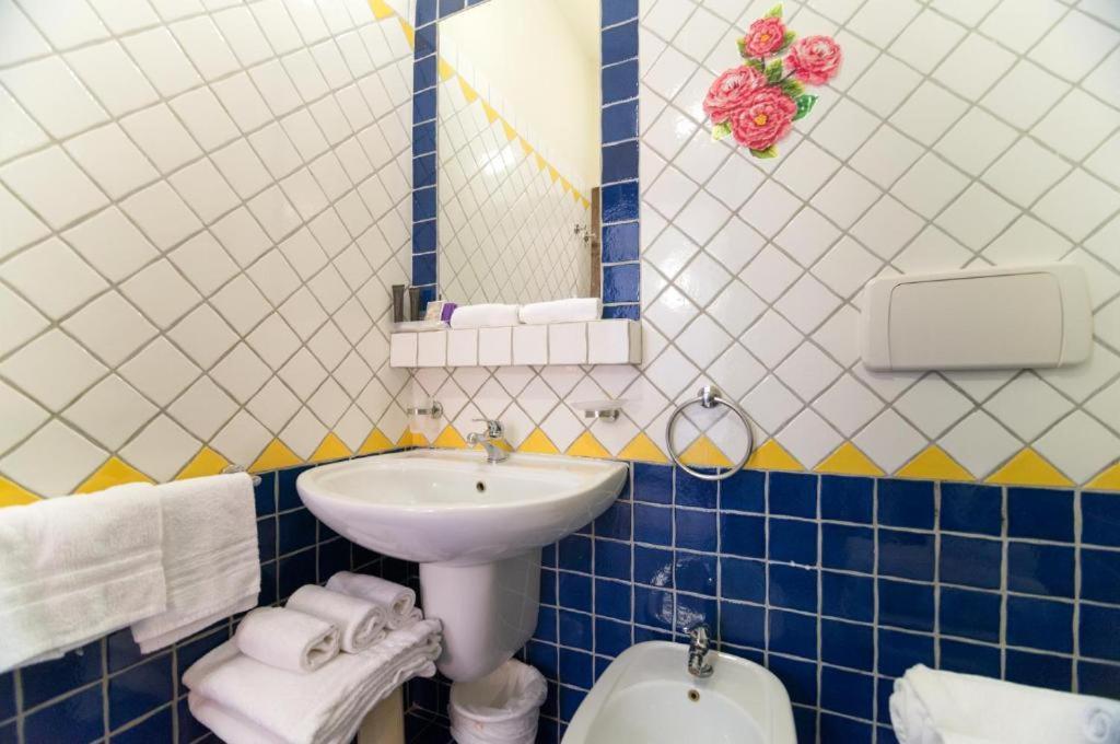 Residence Mediterraneo Rimini Eksteriør billede