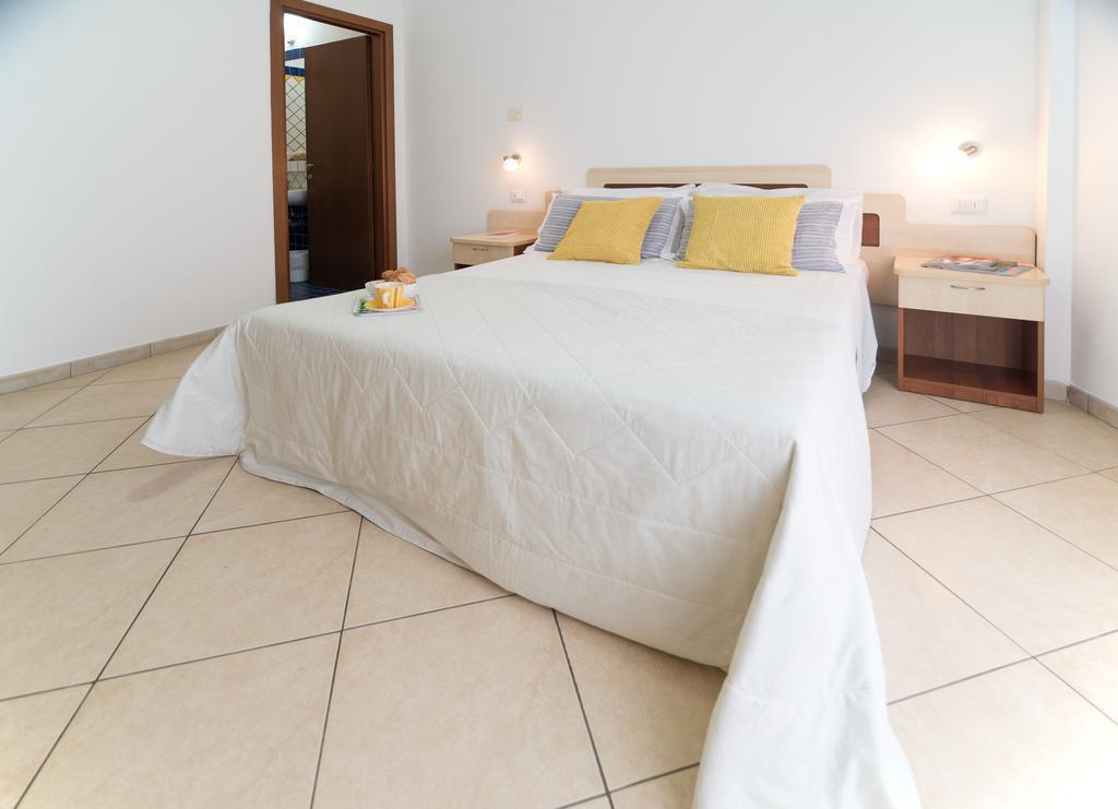 Residence Mediterraneo Rimini Værelse billede