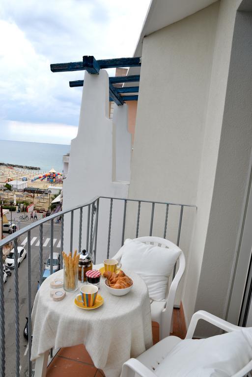 Residence Mediterraneo Rimini Eksteriør billede