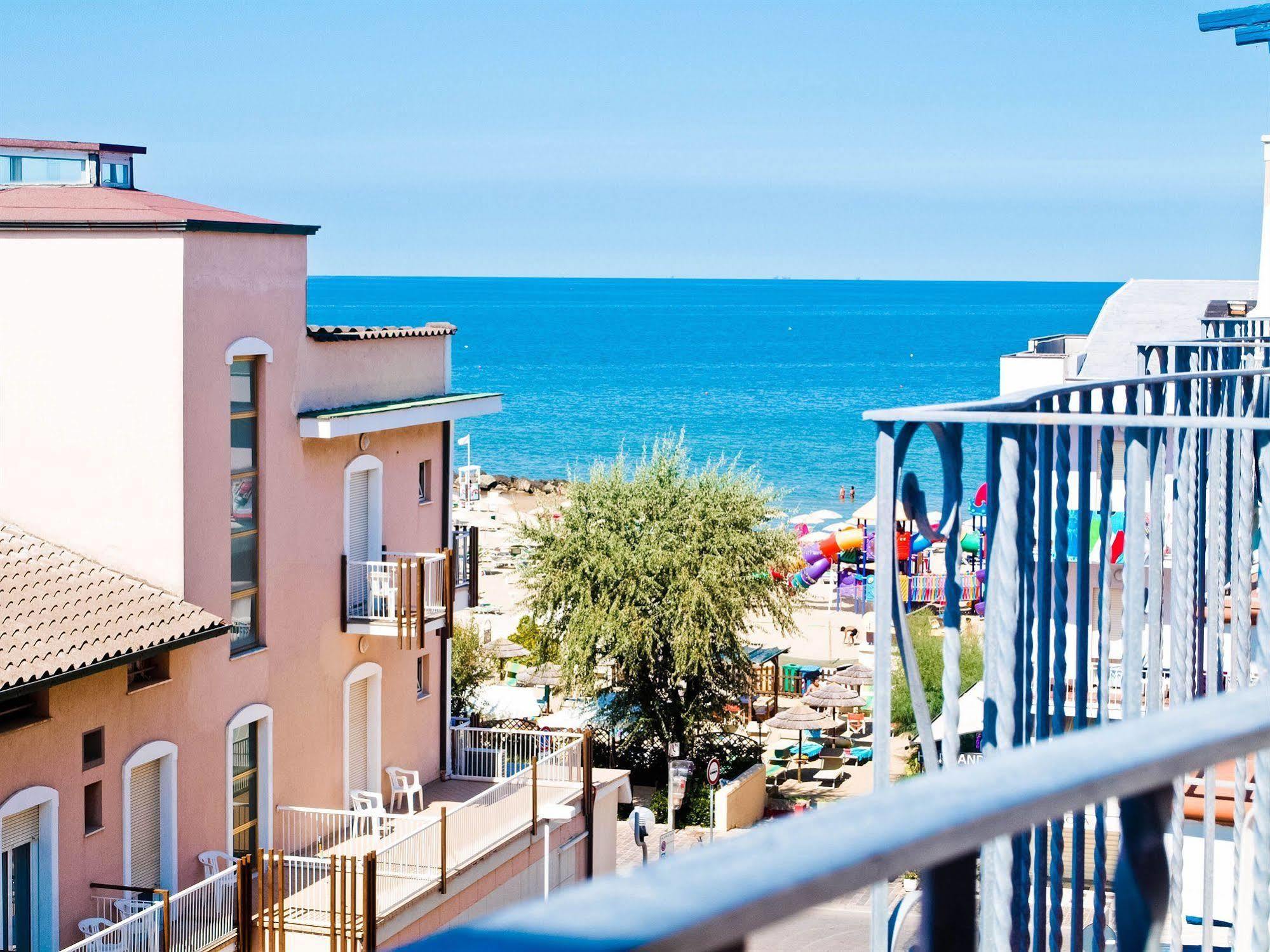 Residence Mediterraneo Rimini Eksteriør billede